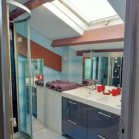 Bel De 50 M2, Calme, Au Centre, 15 Mn De La *