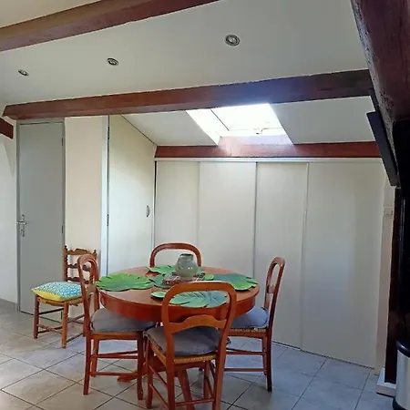 Apartment Bel De 50 M2, Calme, Au Centre, 15 Mn De La